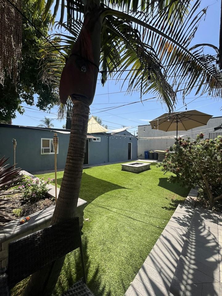 15700 Crenshaw Boulevard Unit B., Unit Studio w/shrd yard - Photo 6 of 9