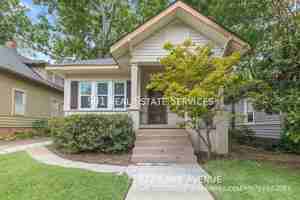 featured image of 1932 Carr Ave