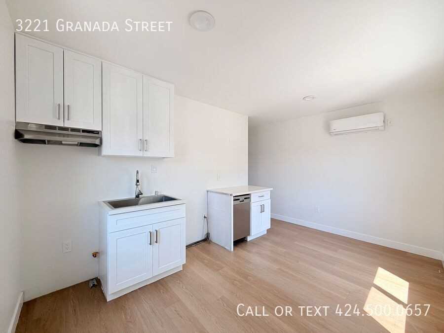 3221 Granada St - Photo 2 of 12