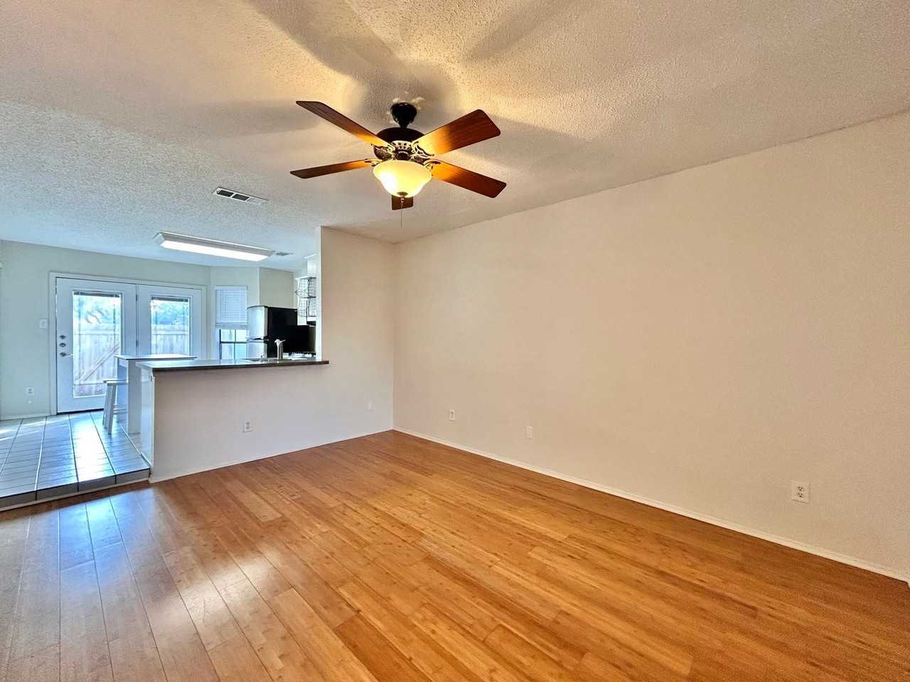 1411 Gracy Farms Ln #17 - Photo 3 of 26