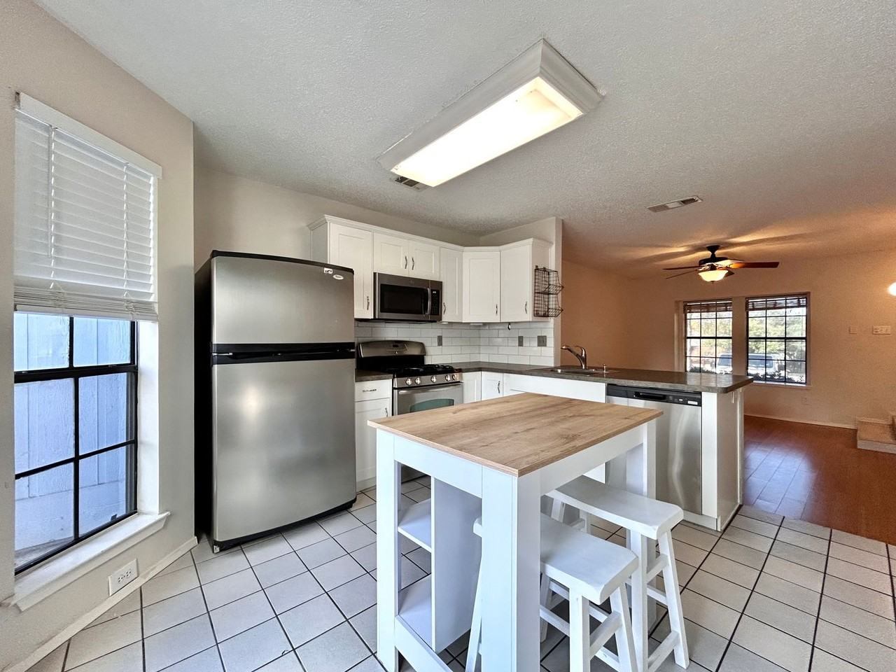 1411 Gracy Farms Ln #17 - Photo 6 of 26