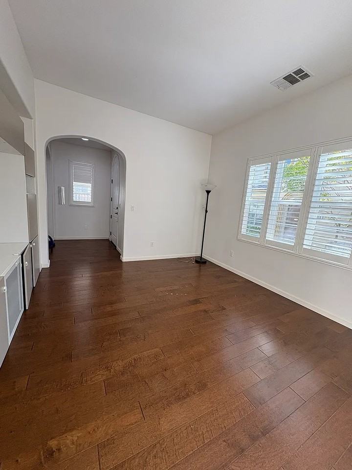 1016 Applewood Drive - Photo 3 of 13