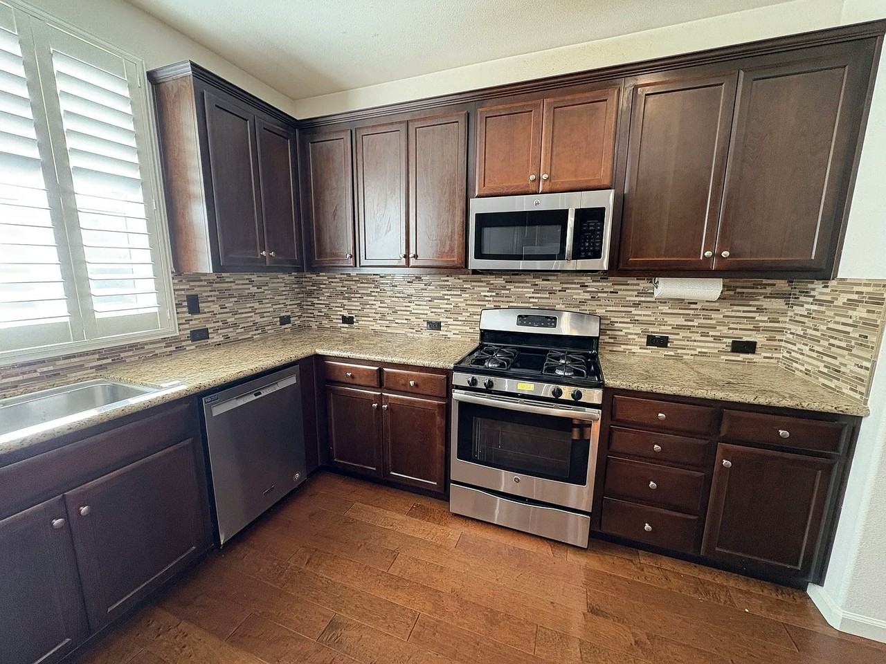 1016 Applewood Drive - Photo 6 of 13