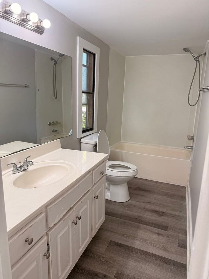 106 Rosenwald St - Photo 4 of 12