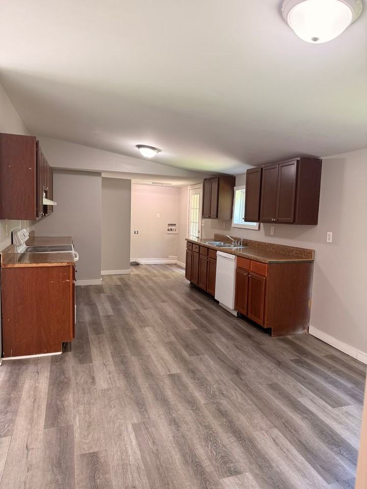 106 Rosenwald St - Photo 6 of 12