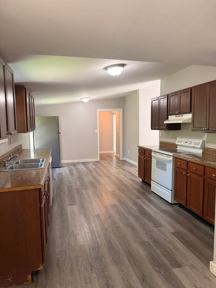 106 Rosenwald St - Photo 7 of 12