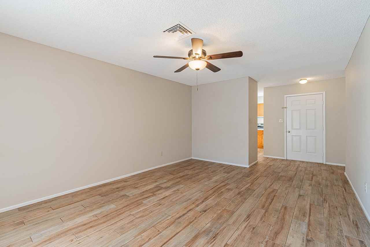 1662 W 13th St - Photo 2 of 33