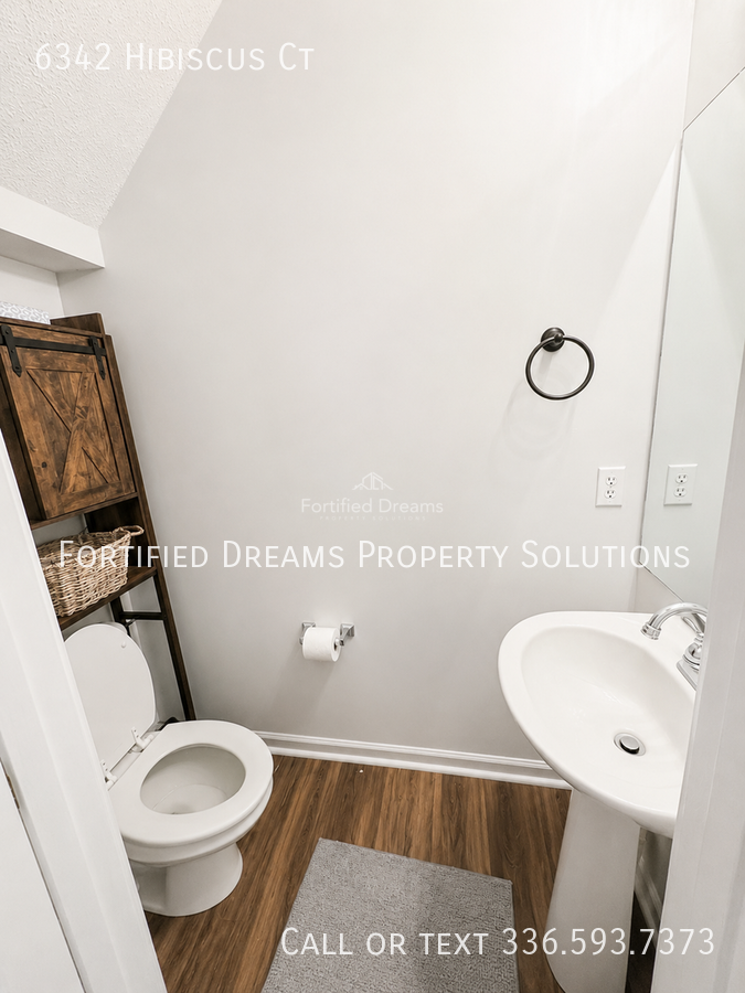 6342 Hibiscus Ct - Photo 4 of 15
