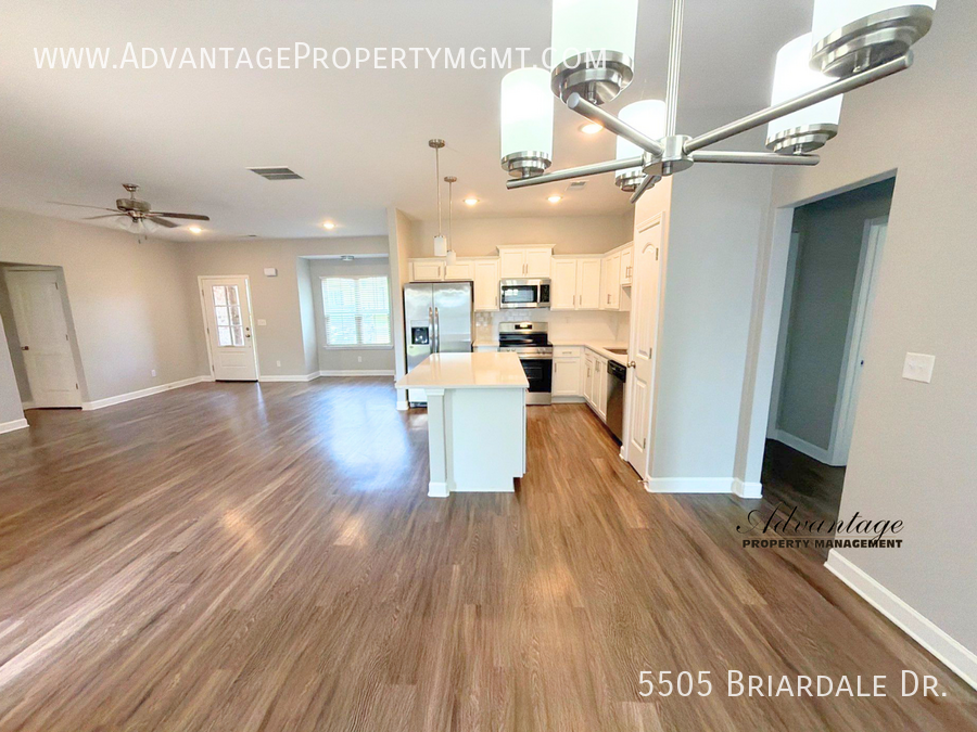 5505 Briardale Dr - Photo 6 of 25