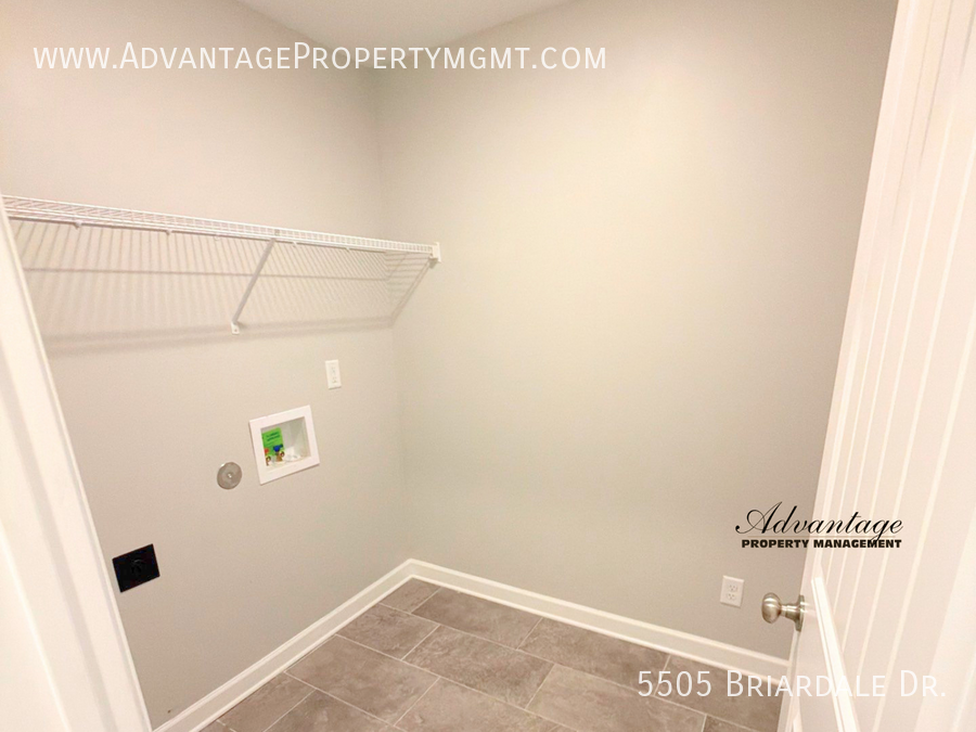 5505 Briardale Dr - Photo 7 of 25
