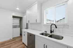 635 40th St #1006 - Photo 1 of 1