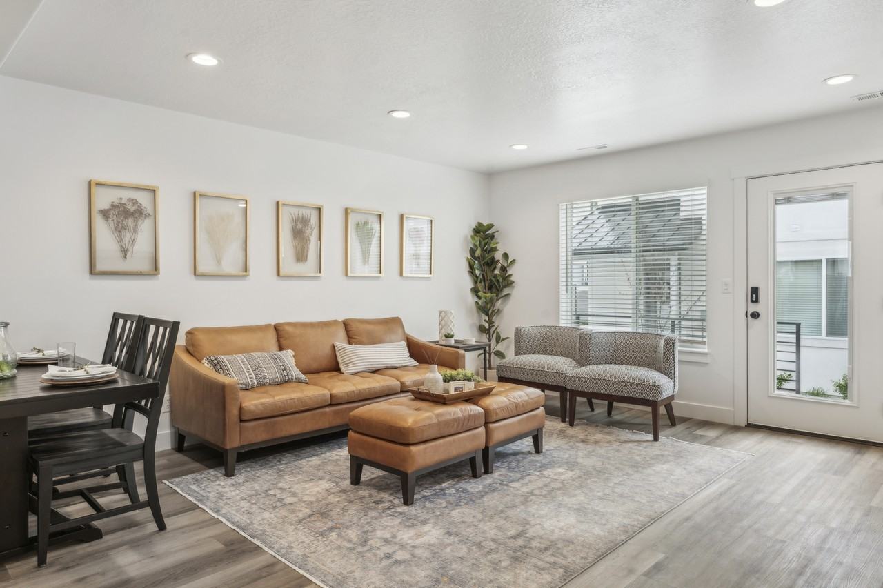 635 40th St #1006 - Photo 5 of 24