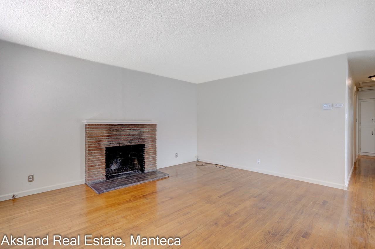 251 W Kent St #1 - Photo 6 of 26