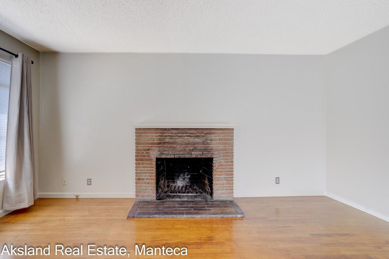 251 W Kent St #1 - Photo 7 of 26