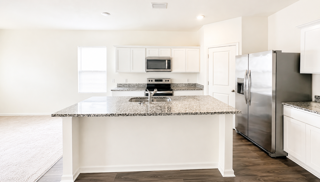 512 Pender Woods Drive - Photo 5 of 15