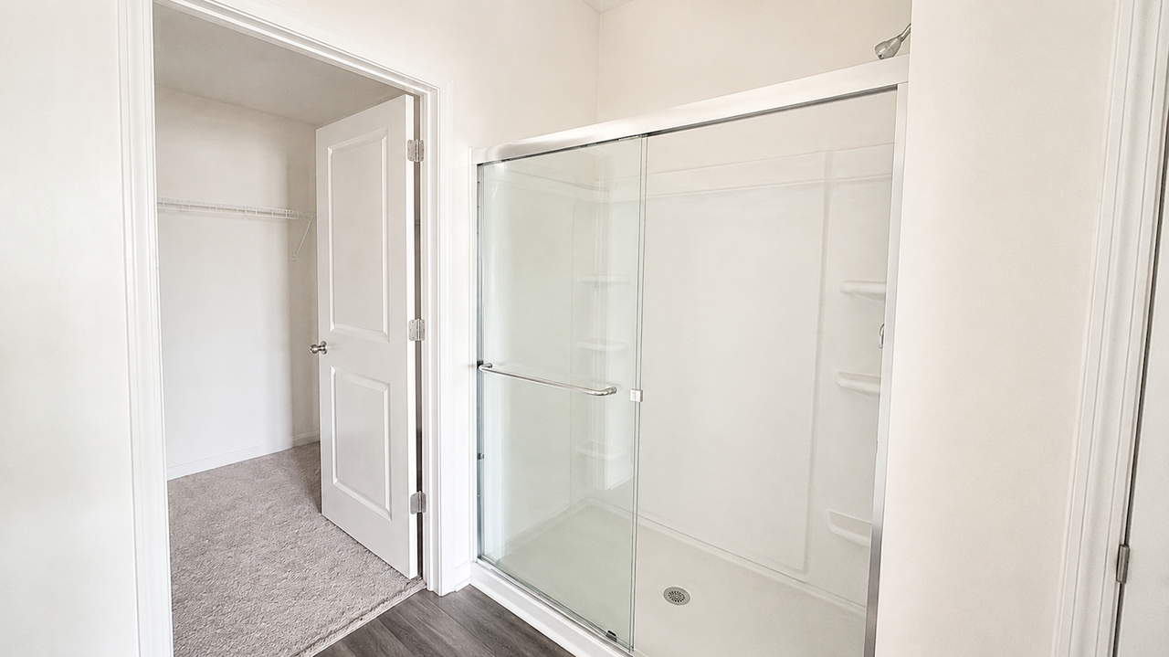 512 Pender Woods Drive - Photo 6 of 15