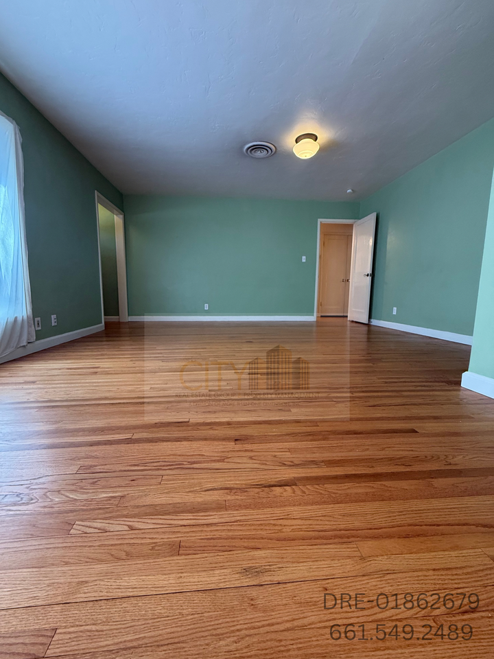 2716 17th St #1 - Photo 3 of 15