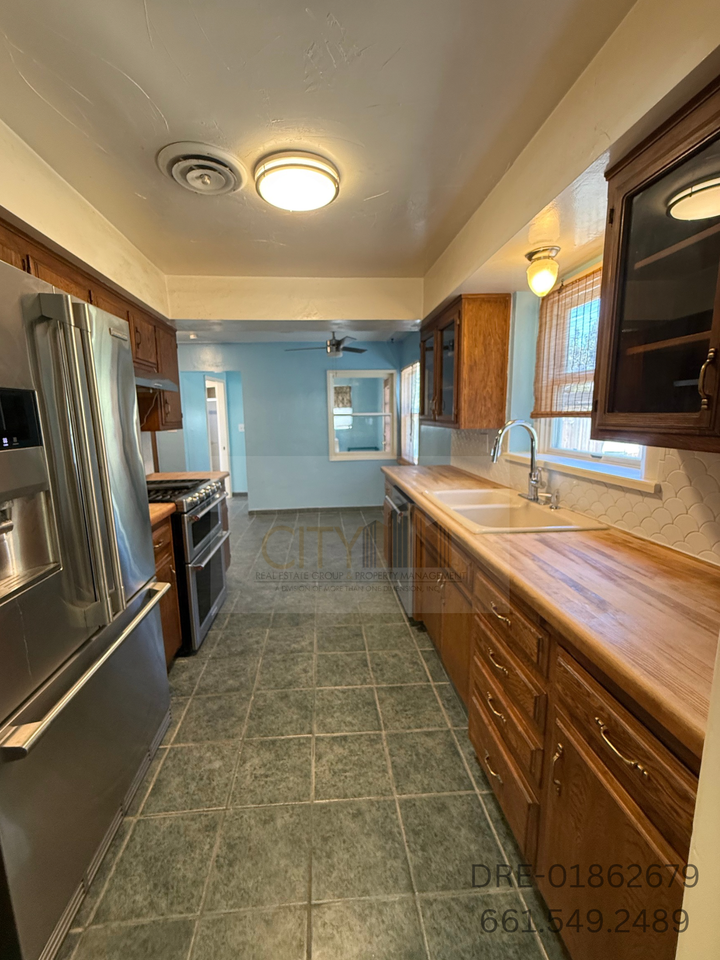 2716 17th St #1 - Photo 4 of 15