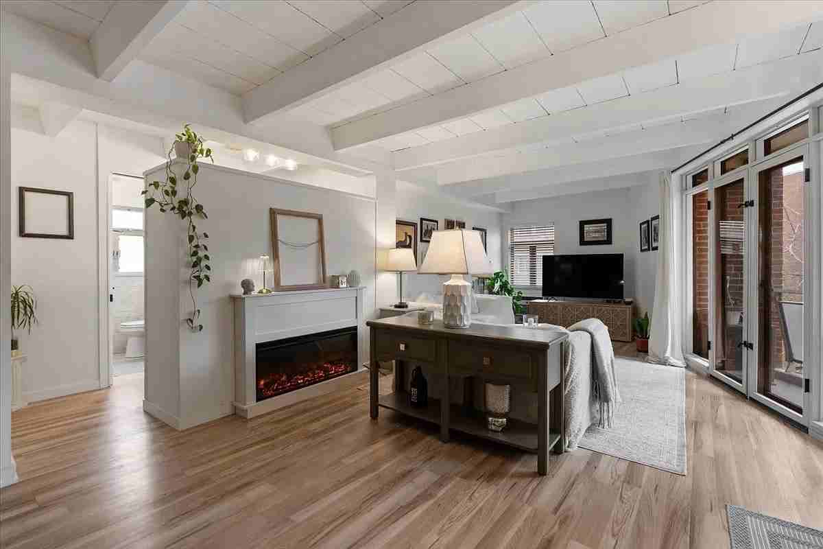 1860 Sherman Avenue - Photo 5 of 9