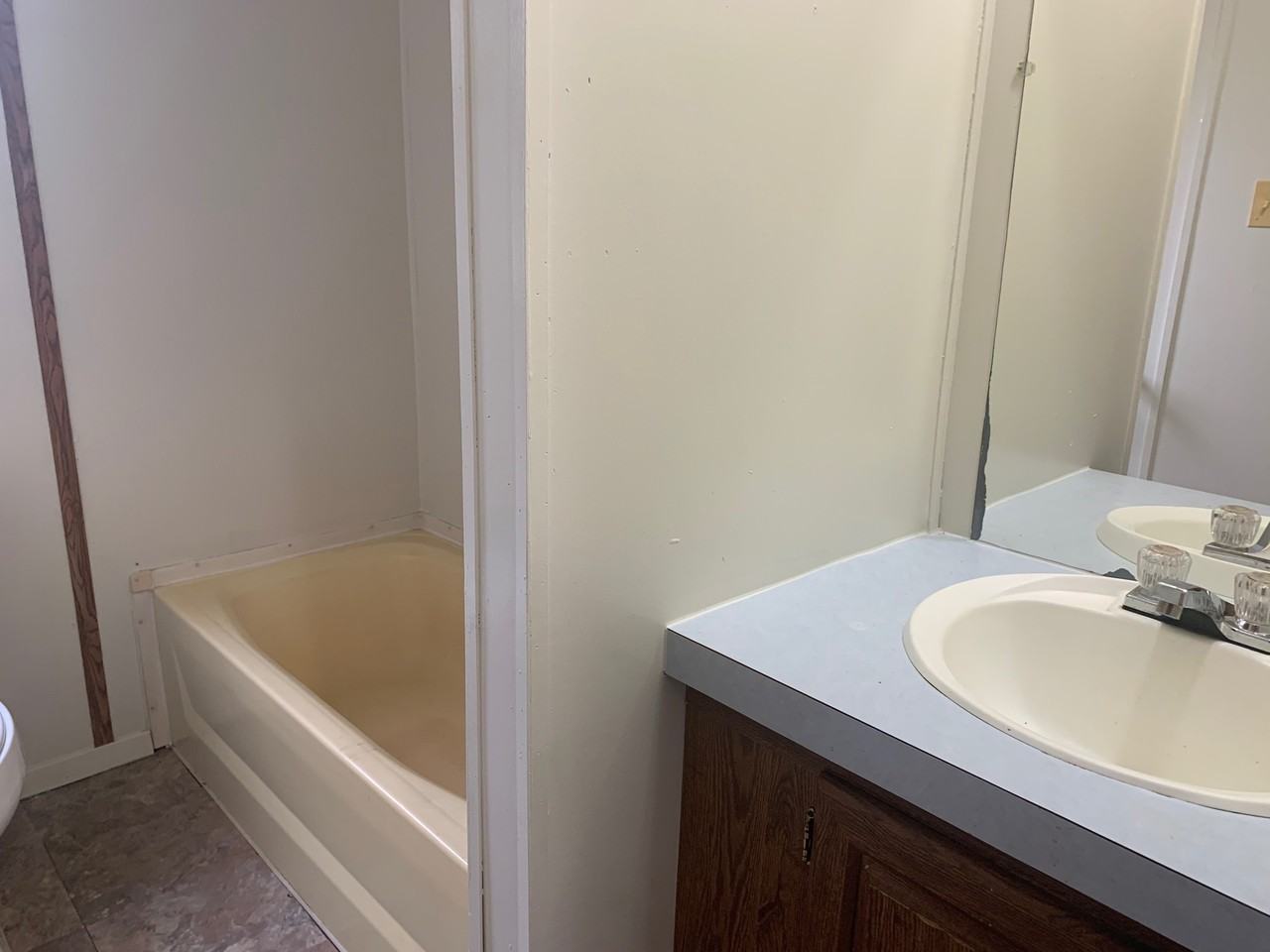915 Boulder Blf - Photo 4 of 25