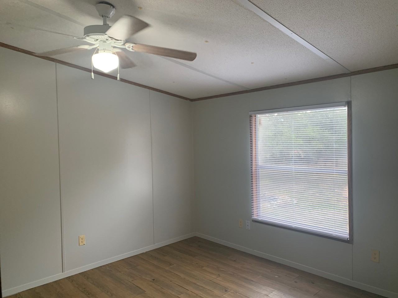 915 Boulder Blf - Photo 5 of 25