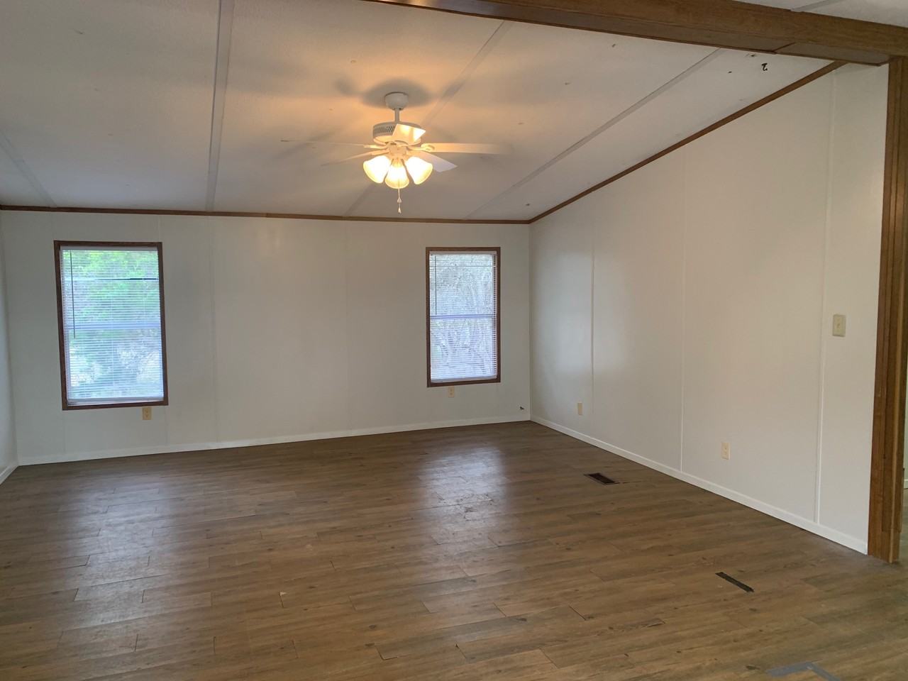 915 Boulder Blf - Photo 6 of 25