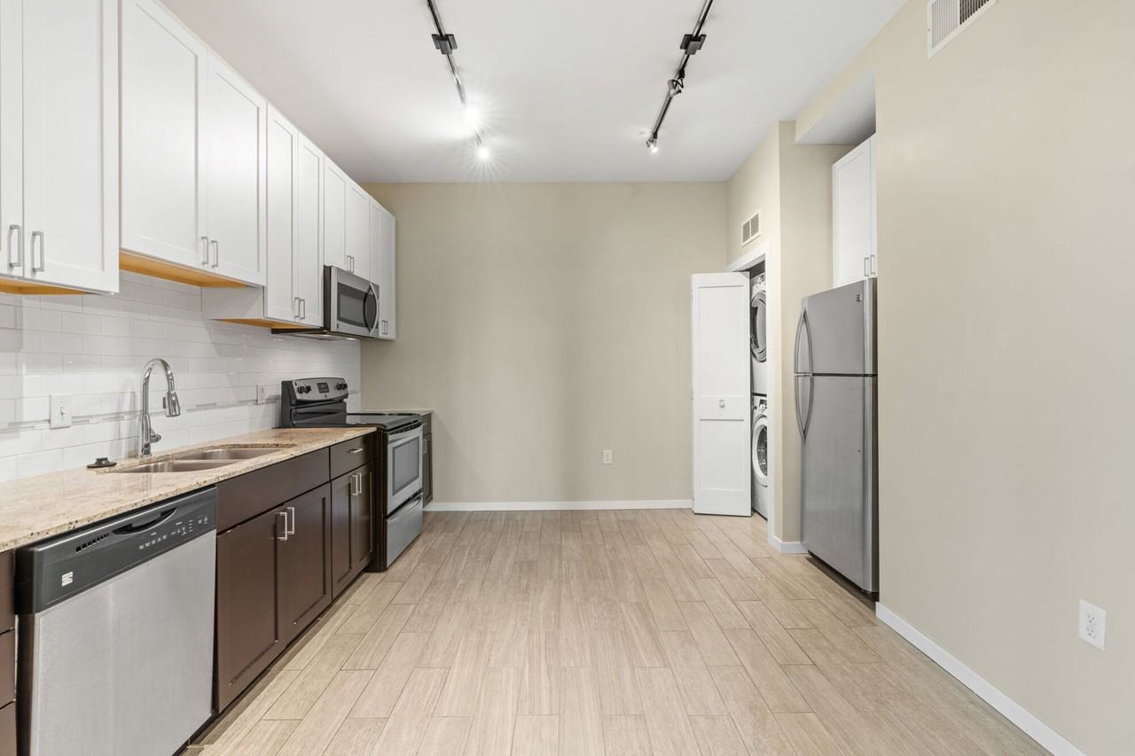 430 Oak Grove - Photo 2 of 50