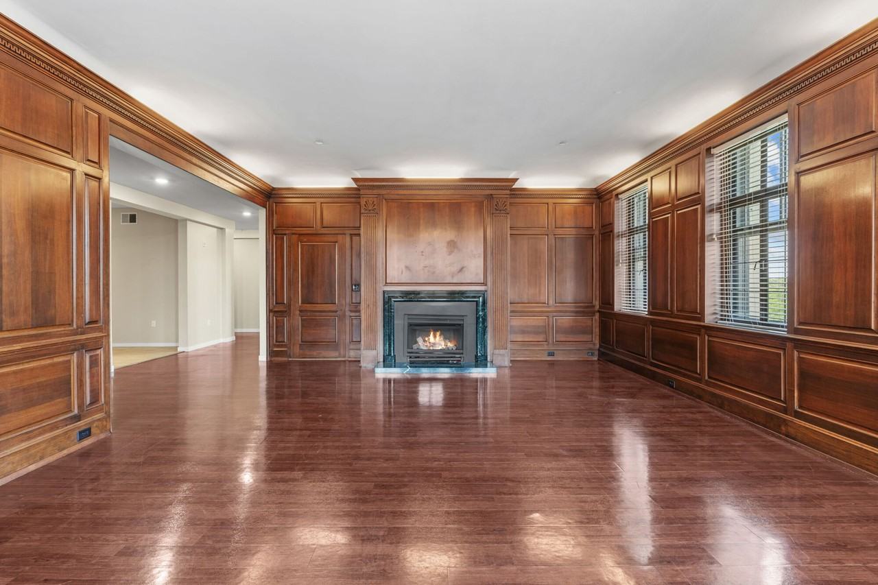 430 Oak Grove - Photo 3 of 50