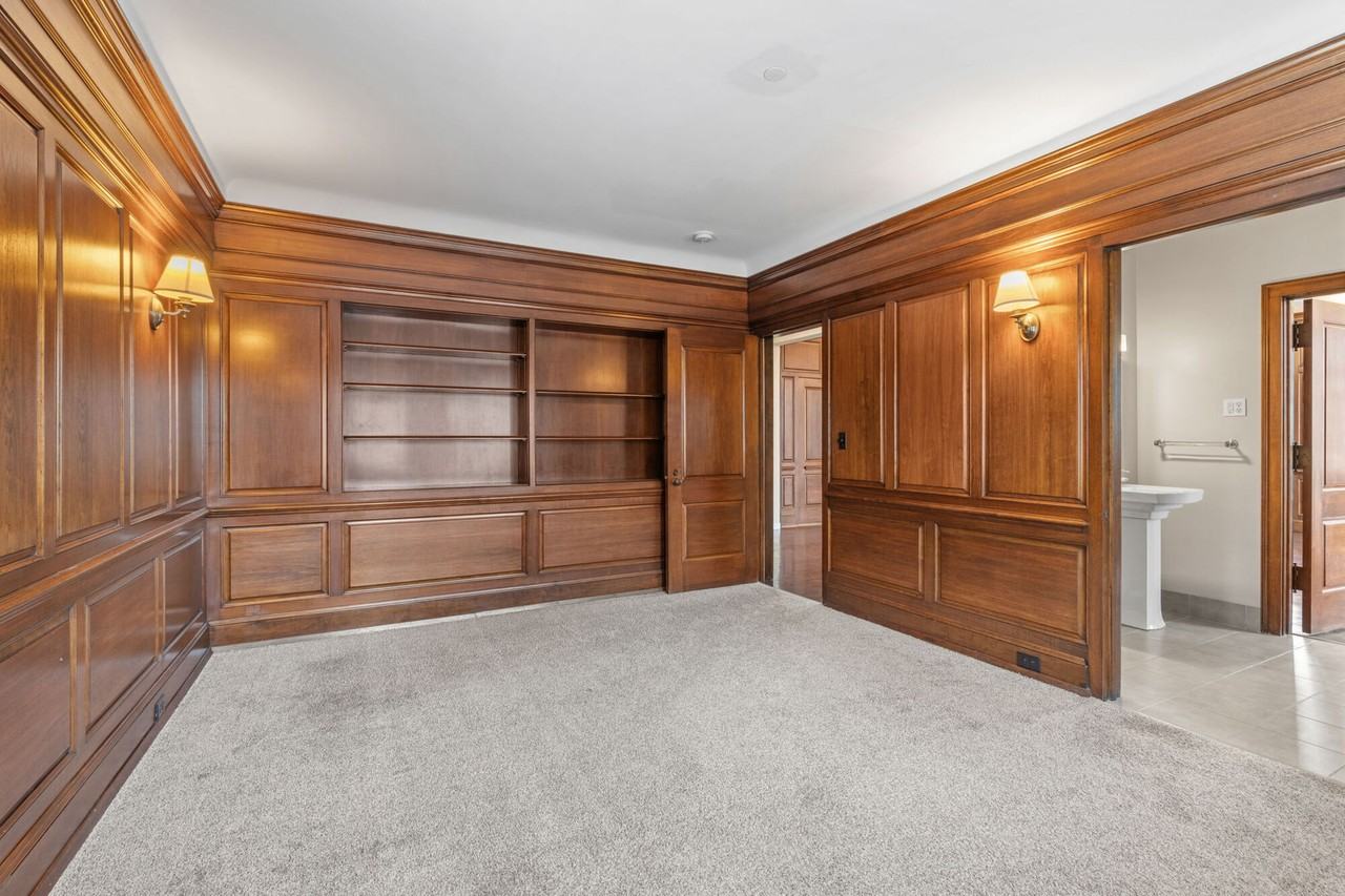 430 Oak Grove - Photo 6 of 50