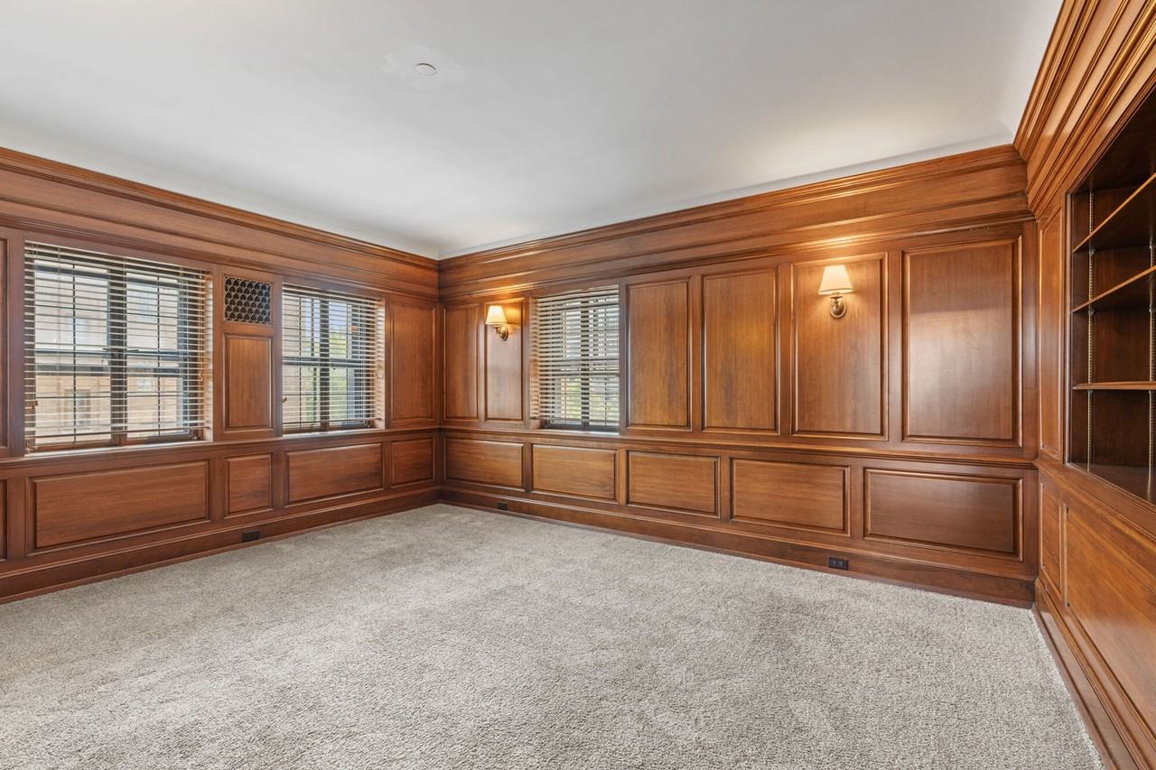 430 Oak Grove - Photo 7 of 50