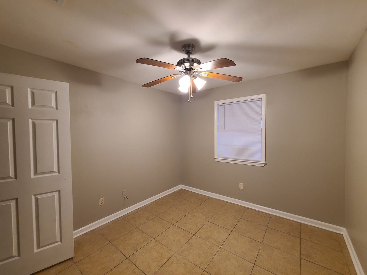 3820 Juno Dr #3820 - Photo 5 of 9