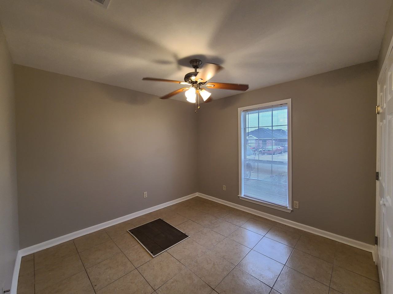 3820 Juno Dr #3820 - Photo 6 of 9