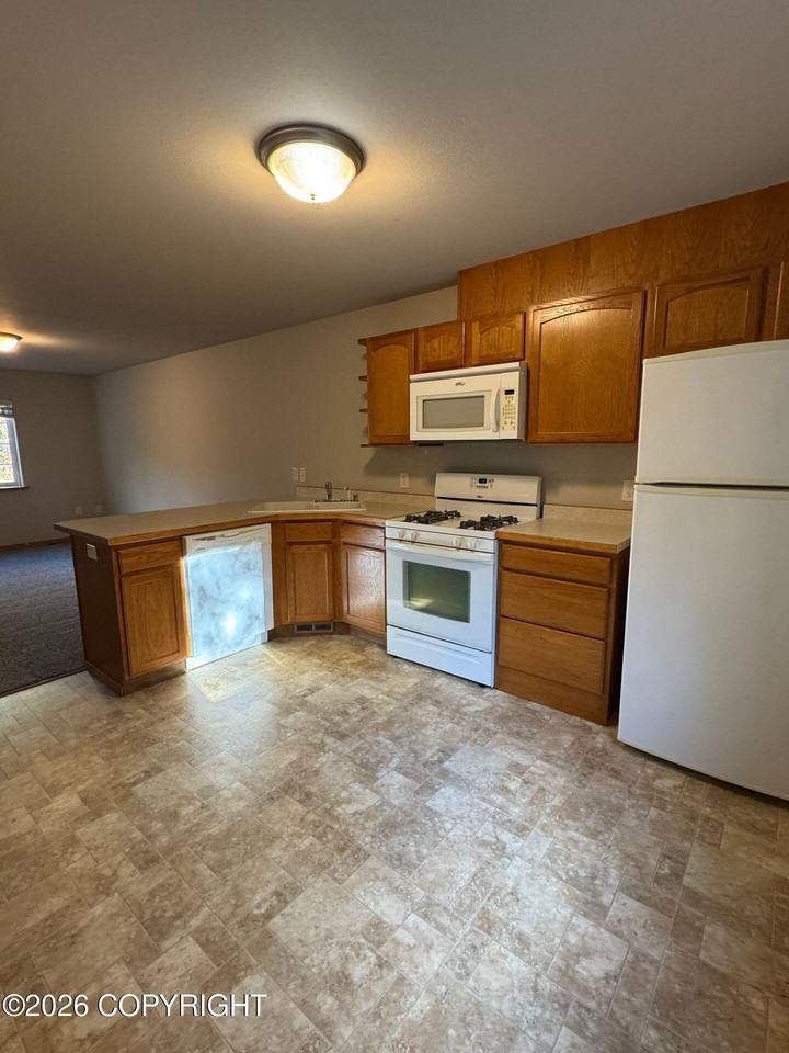 2875 S Donovan Dr #4 - Photo 6 of 24
