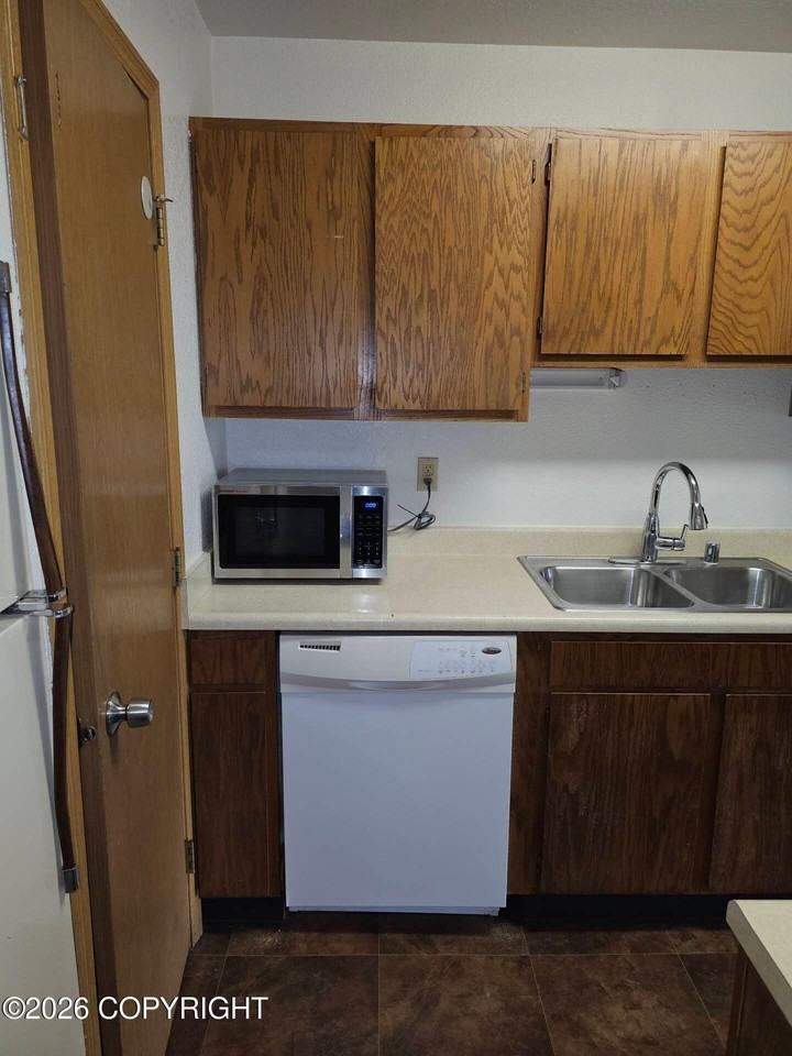 340 E Palmer Wasilla Hwy #B8 - Photo 3 of 13