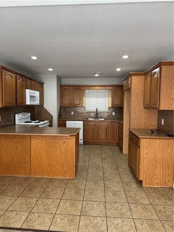2402 Stonecrest Dr - Photo 3 of 7