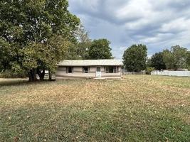 featured image of 2702 W Commercial St