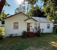 809 S Rogers St - Photo 1 of 1