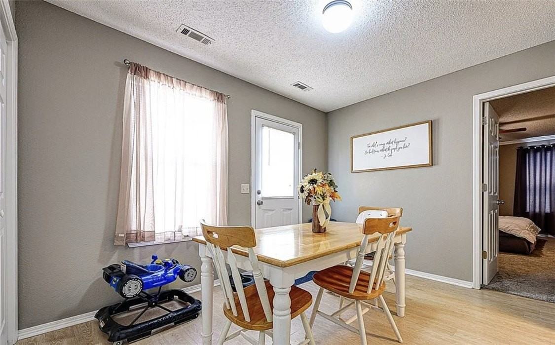 1701 Signature Dr - Photo 6 of 21