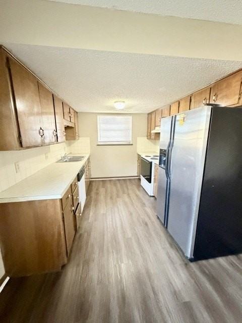 2201 Pin Oak Dr #B - Photo 5 of 10