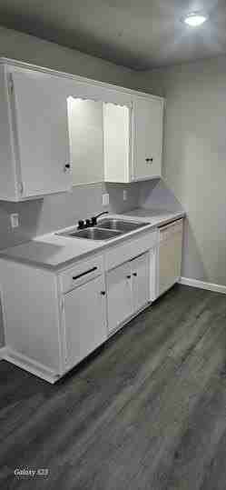 2308 Savannah St - Photo 3 of 10