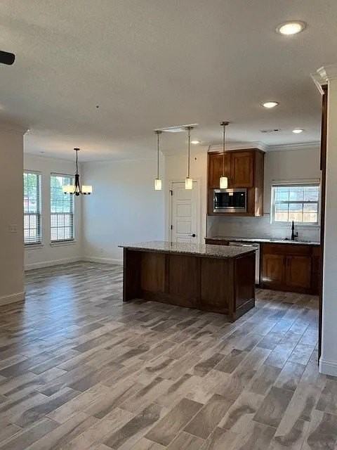 720 Skylar St - Photo 4 of 12