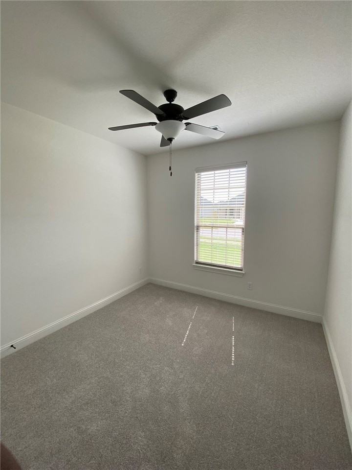 720 Skylar St - Photo 7 of 12