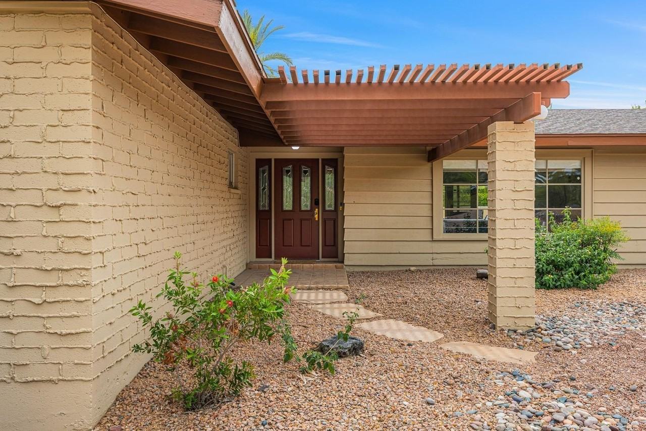 5901 E Cactus Wren Rd - Photo 3 of 23
