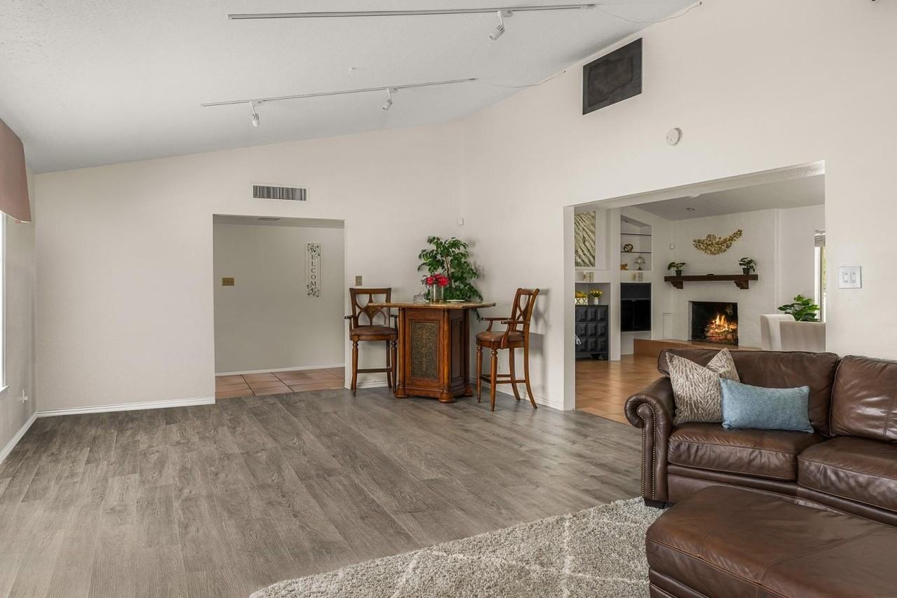 5901 E Cactus Wren Rd - Photo 5 of 23