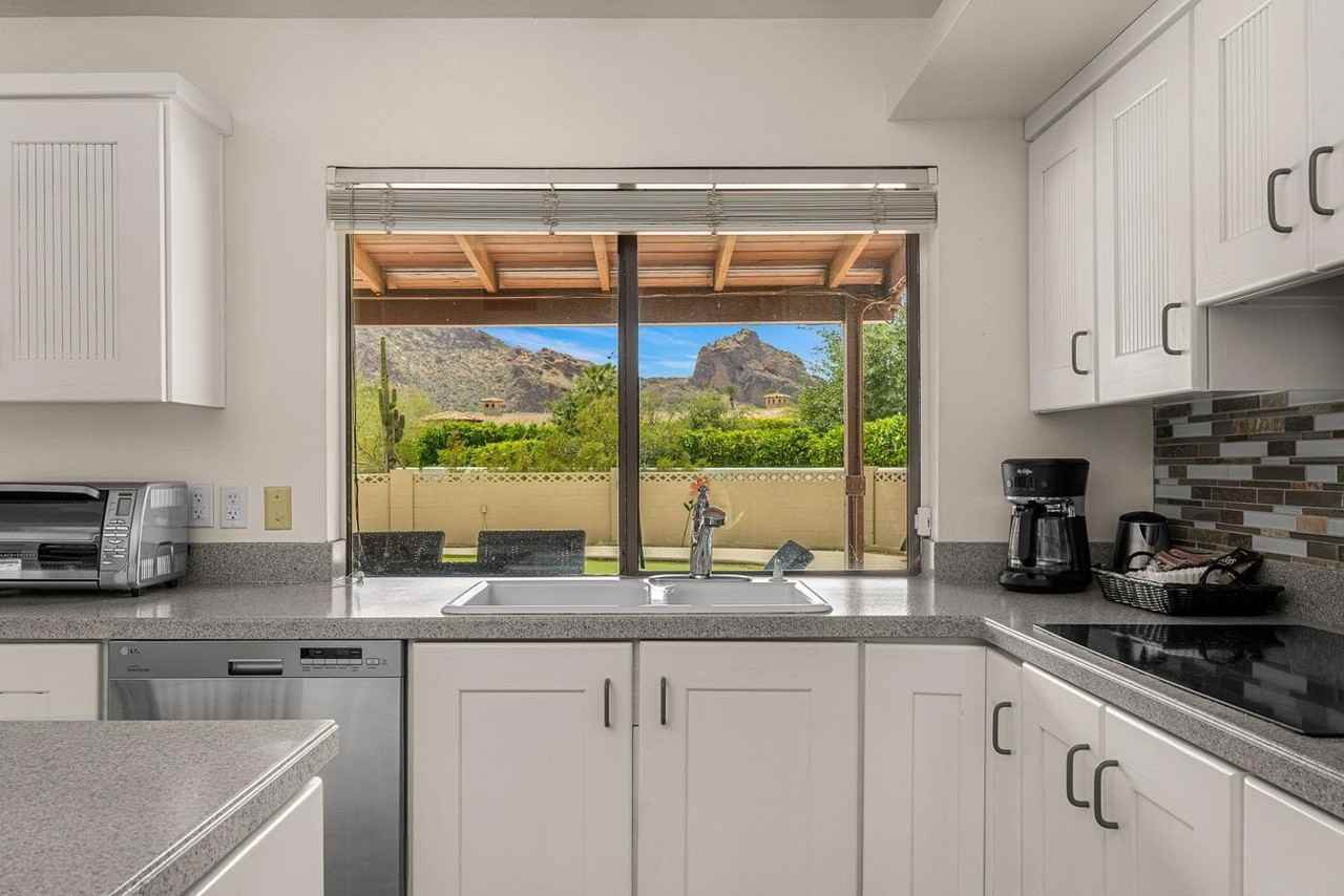 5901 E Cactus Wren Rd - Photo 6 of 23