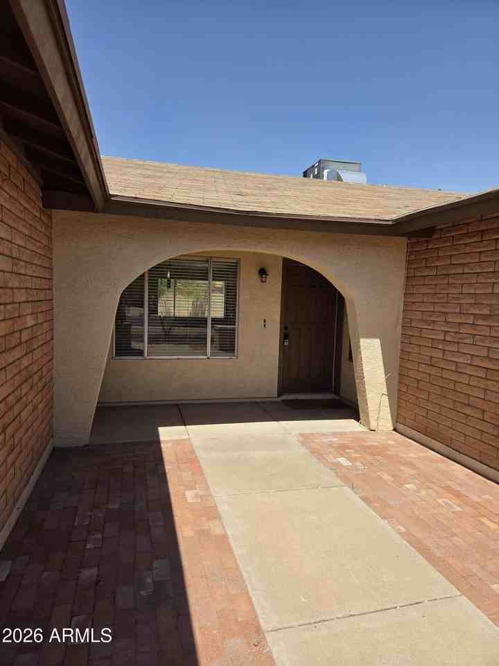 3746 W Surrey Ave - Photo 3 of 23