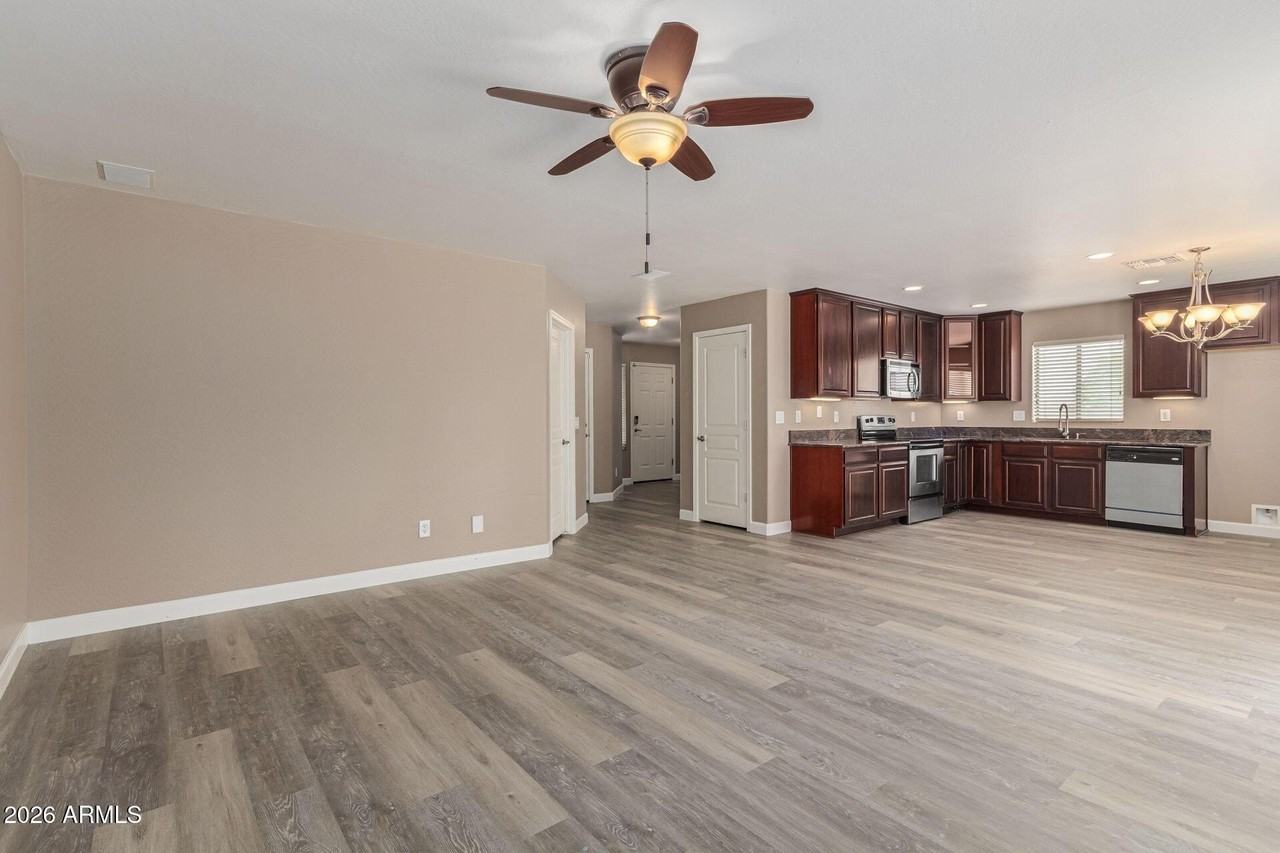 11719 W Dos Rios Dr - Photo 2 of 12