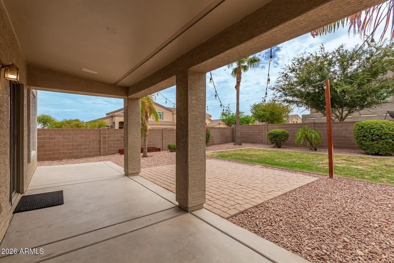 11719 W Dos Rios Dr - Photo 3 of 12