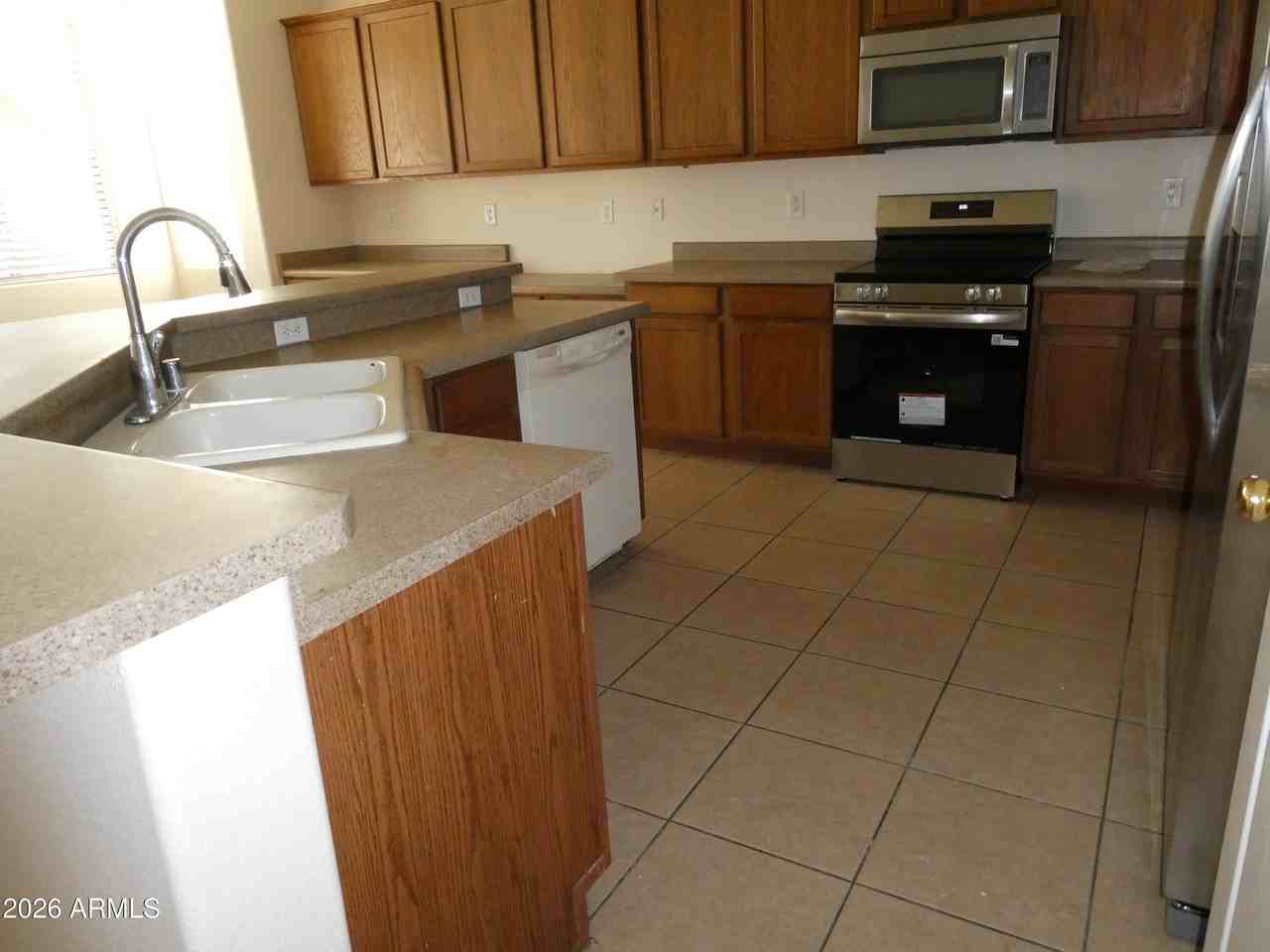 8812 W Glenn Dr - Photo 5 of 23