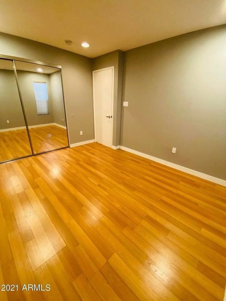 1850 E Maryland Ave #16 - Photo 6 of 12